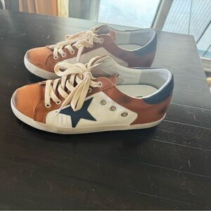 Looks like  golden goose